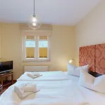 Strandnahe Fewos Mit 2 Schlafzimmern Und Balkon, Residenz Prorer Wiek, Binz