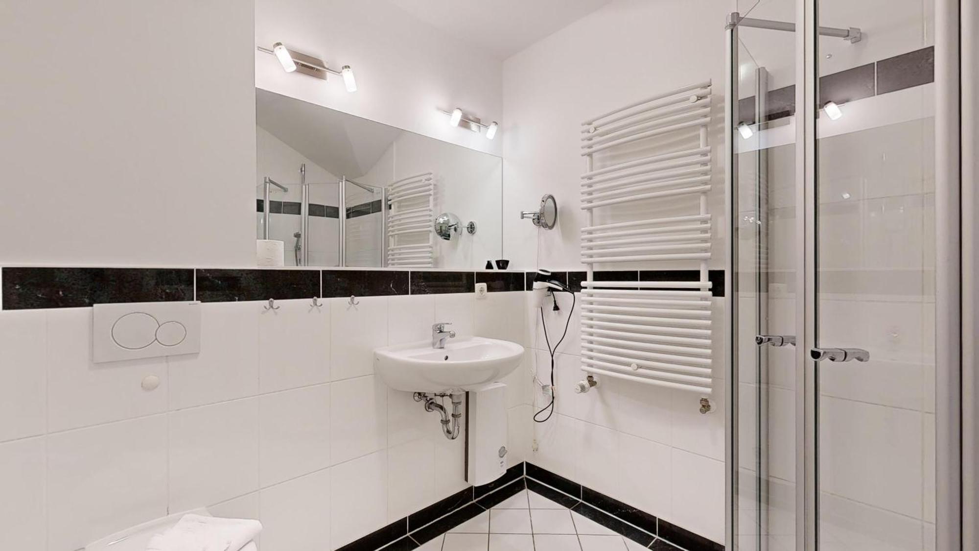 Apartment Strandnahe Fewos Mit 2 Schlafzimmern Und Balkon, Residenz Prorer Wiek, *